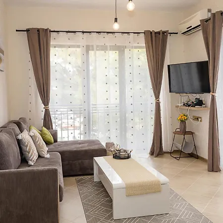 Stylish Flat With Free Pool Access, Bendita Mare By Flat Mаnаger Apartmán