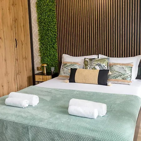 Апартамент Stylish Flat With Free Pool Access, Bendita Mare By Flat Mаnаger