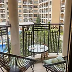 Stylish Flat With Free Pool Access, Bendita Mare By Flat Mаnаger Apartament Nisipurile de Aur