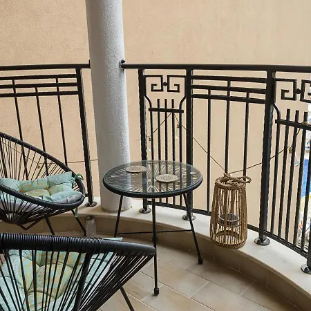 Stylish Flat With Free Pool Access, Bendita Mare By Flat Mаnаger * Goudstrand